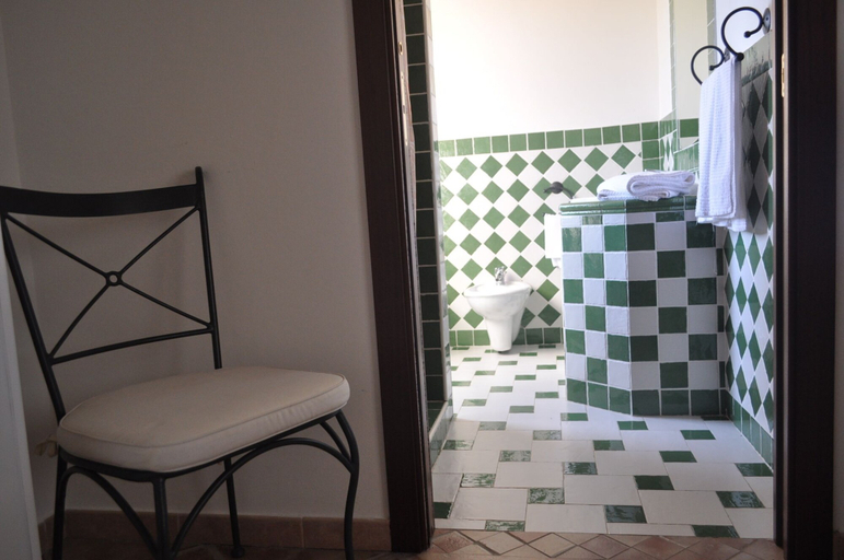 Bathroom 5, Bed and breakfast Pubulos, Olbia-Tempio