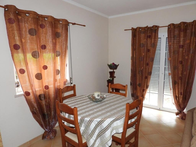 Others 5, Madressilva house, Santiago do Cacém