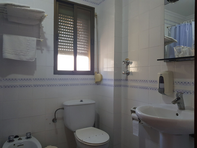 Bathroom 3, Hotel La Noria, Huelva