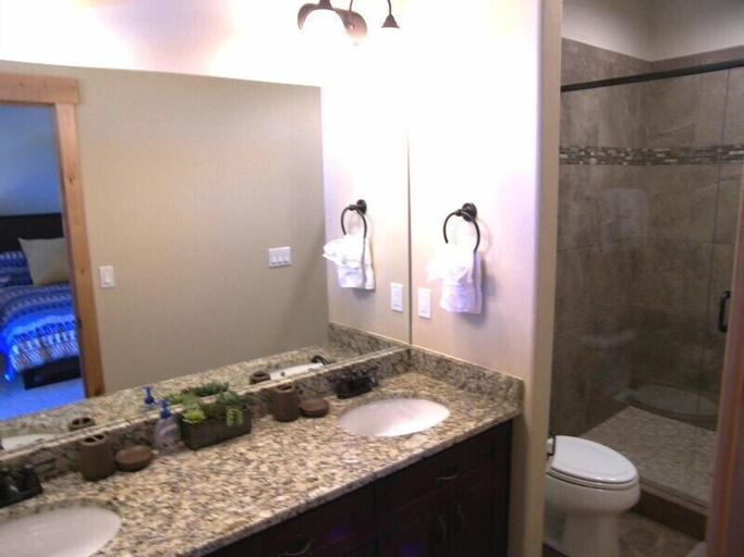 Bathroom 3, Maggie Townhome 3 Bed 3 Bath, Summit