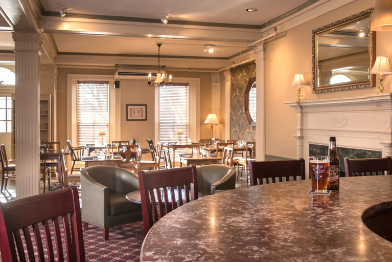 Food & Drinks 5, Middlebury Inn, Addison