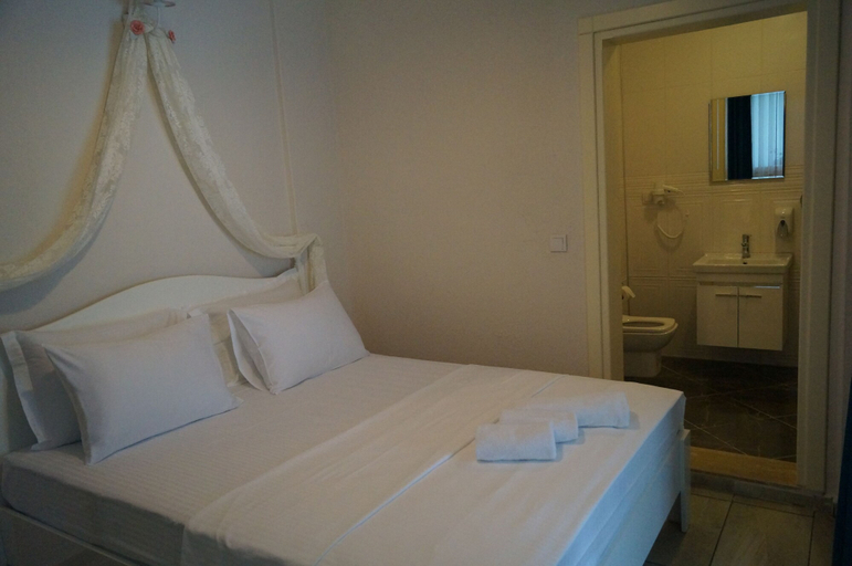 Bedroom 4, Grandma's Garden, Ortaca