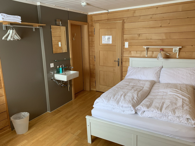 Bedroom 2, Berghaus Niederhorn, Interlaken