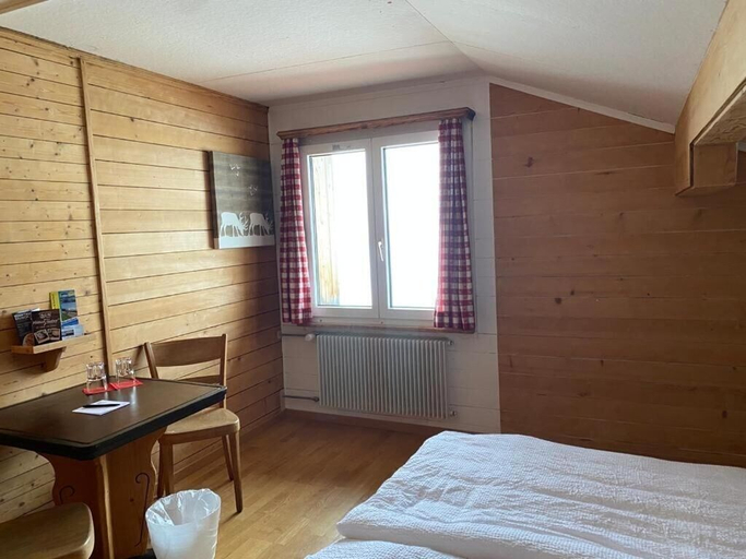 Bedroom 2, Berghaus Niederhorn, Interlaken
