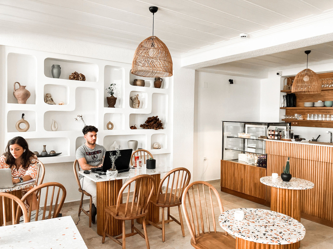 Food & Drinks 3, Molo Urla, Urla