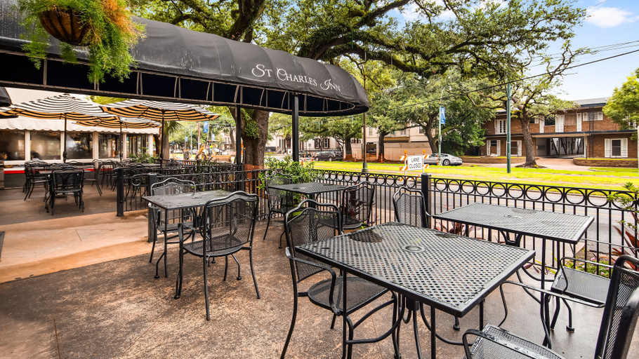 Food & Drinks 5, St. Charles Inn, Orleans