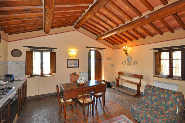 Others 3, Borgo Del Castagno, Arezzo