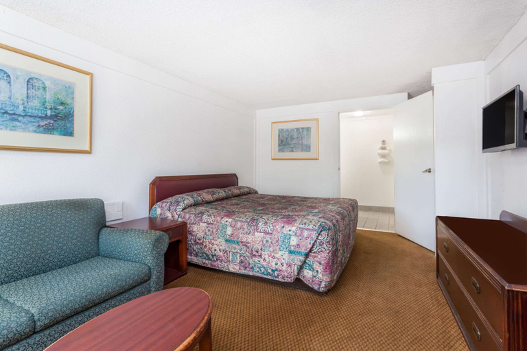 Bedroom 3, Knights Inn Columbia, Lexington