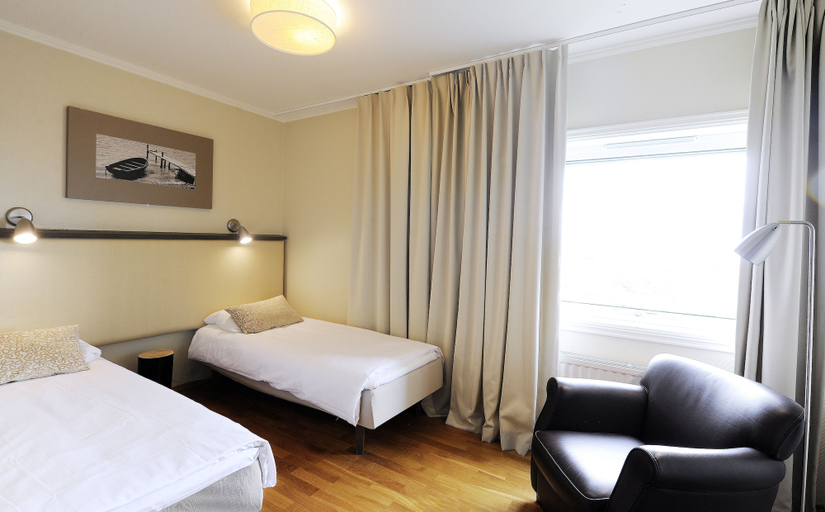 Bedroom 3, Sola Strand Hotel, Sola