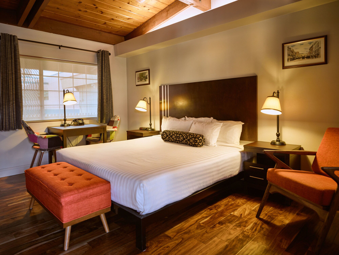 Bedroom 3, Timbers Inn, Lane