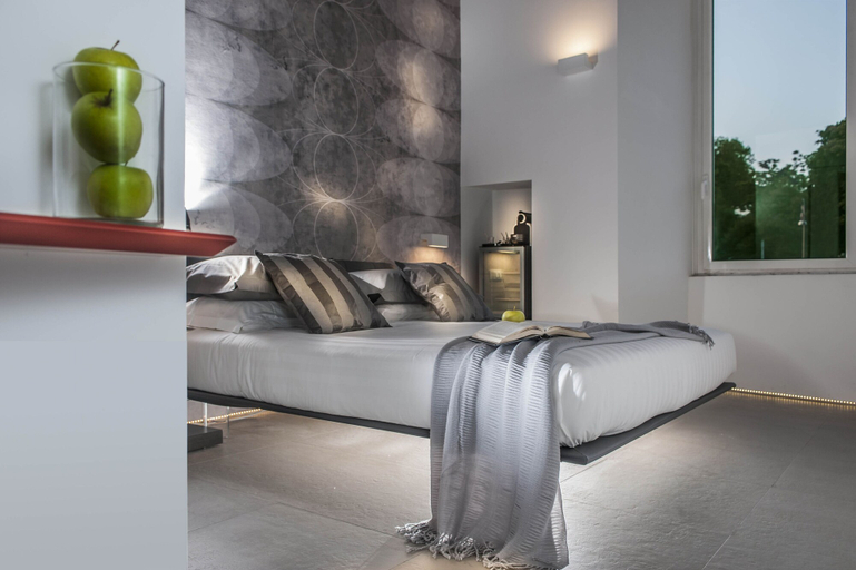 Bedroom 3, First Floor, Rome