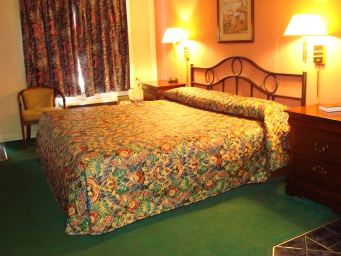 Bedroom 4, Corbin Inn, Laurel