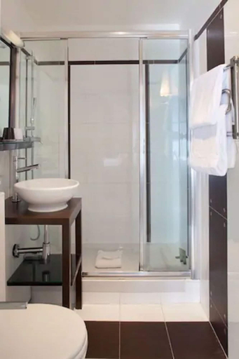 Bathroom 5, Hotel Eiffel Seine, Paris