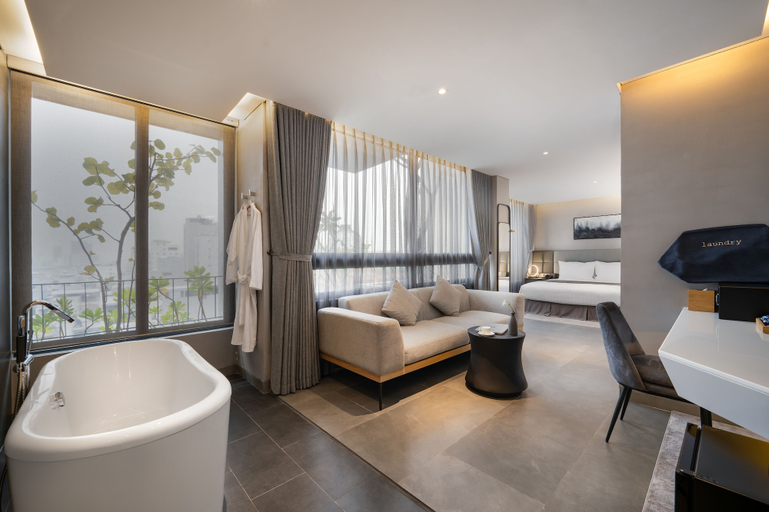 Bathroom 5, LEGEND Boutique Hotel, Da Nang