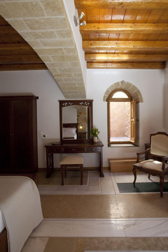 Others 5, Likinia Hotel, Peloponnese