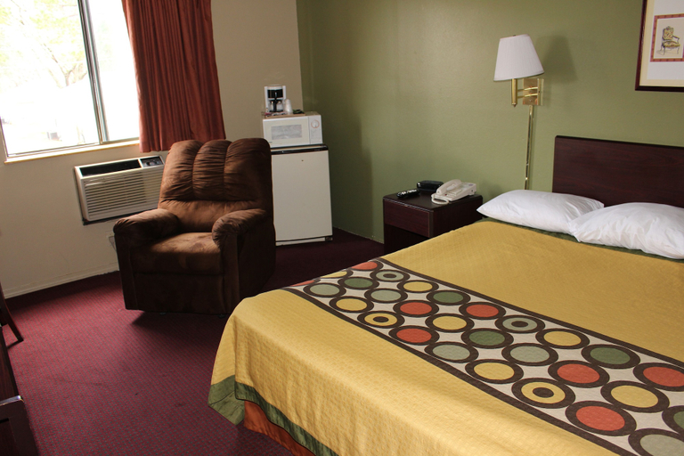 Bedroom 4, Knights Inn Albany, Dougherty