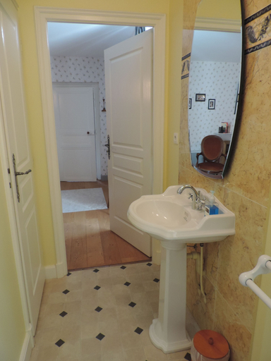 Bathroom 5, La Jariette, Deux-Sèvres