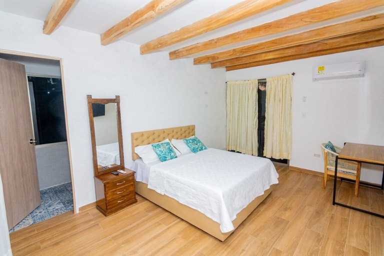 Bedroom, PB-C4 HABITACION TIPO CABAÑA CON JACUZZI, Cartagena de Indias
