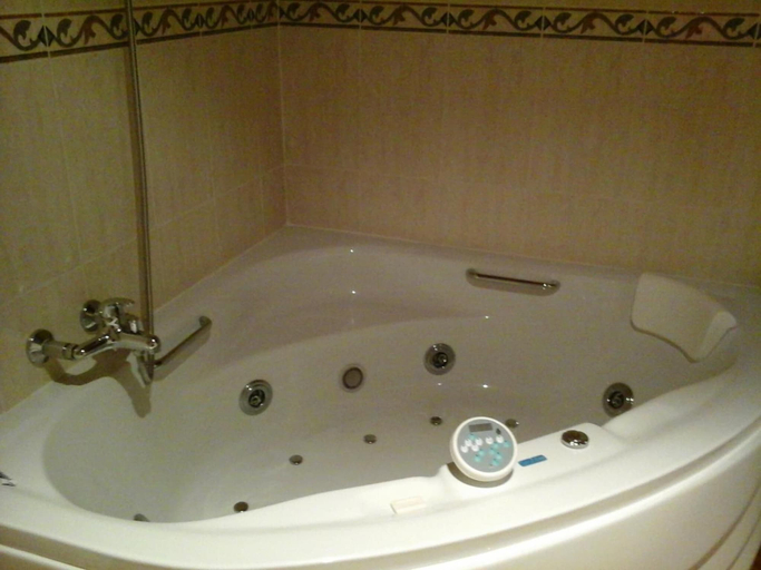 Bathroom 3, Piñera, León
