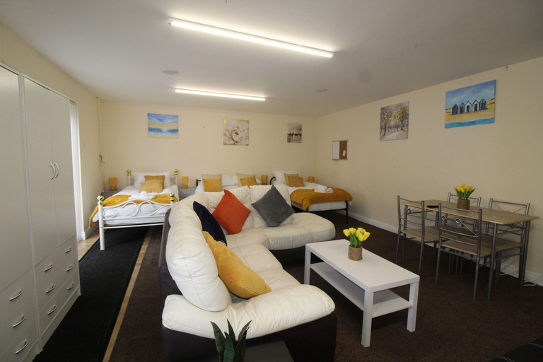 Bedroom 4, Annex St Ann's, Rotherham