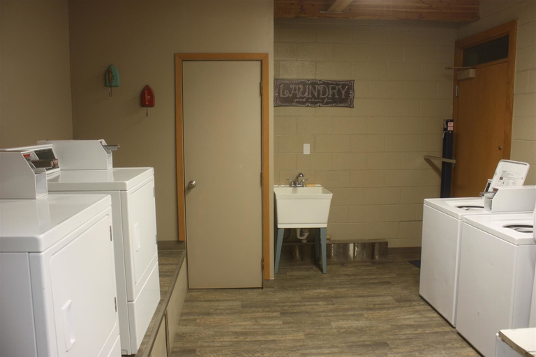 Bathroom 3, Old School Motel RV, Divide