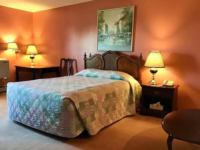 Bedroom 5, Rollo Bay Inn, Kings