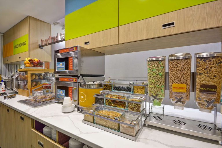 Food & Drinks 5, Home2 Suites by Hilton Blue Ash Cincinnati, Hamilton
