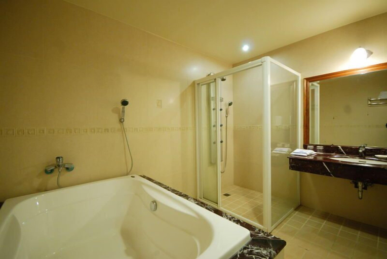Bathroom 4, England Motel, Yilan