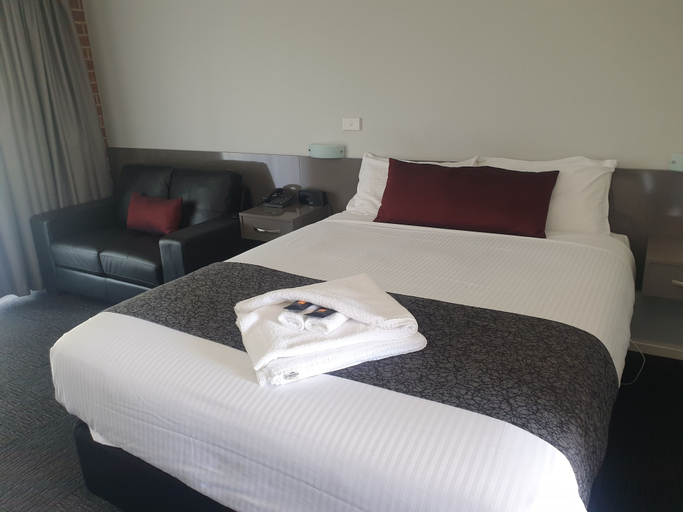Bedroom 3, Bushmans Motor Inn, Lithgow