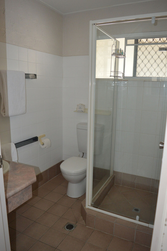 Bathroom 5, Mid City Motor Inn, Gladstone