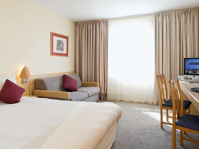 Bedroom 2, Novotel Wolverhampton, Wolverhampton