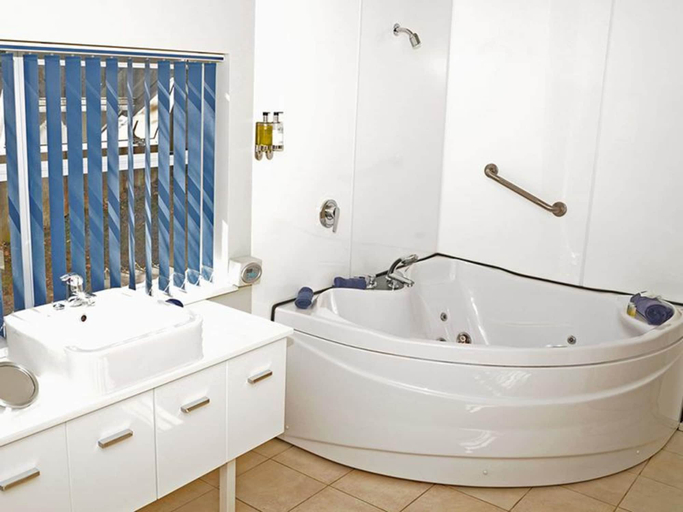 Bathroom 3, Aldan Lodge Motel, Marlborough