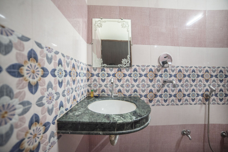 Bathroom 3, Hotel Yash Residency Assi Ghat & Bhu, Varanasi