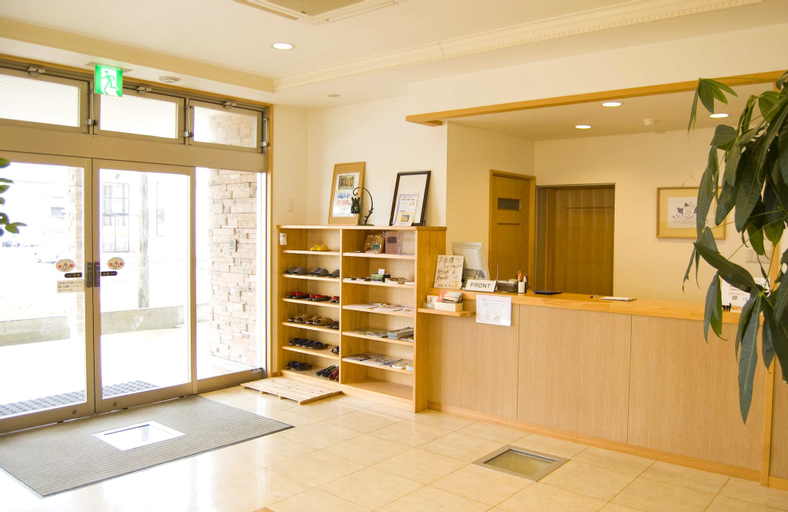 Public Area, Yuukaro Showa, Kami