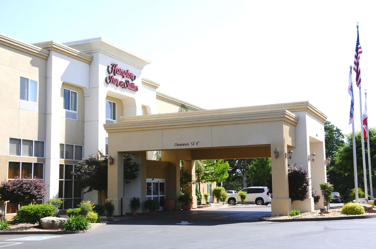 Exterior & Views 2, Hampton Inn & Suites Red Bluff, Tehama