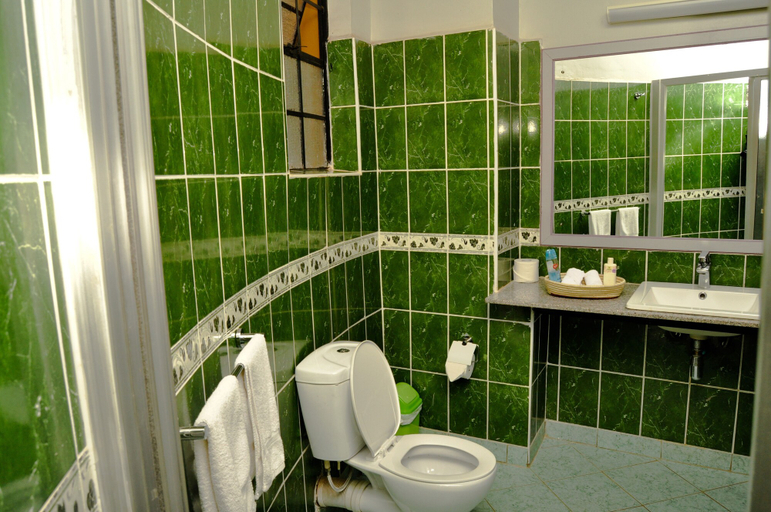 Bathroom 3, Silver Springs Hotel Uganda, Kampala
