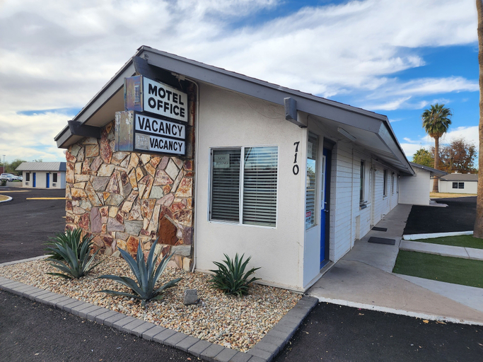 Exterior & Views 2, Chandler Inn, Maricopa