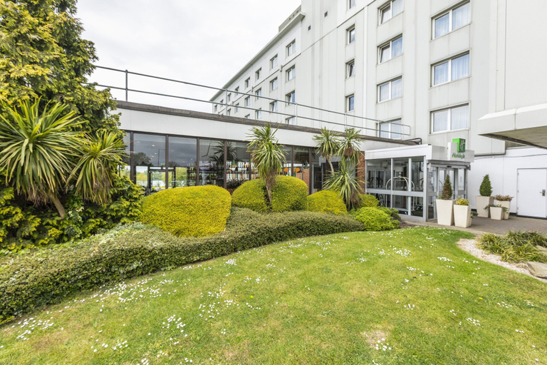 Exterior & Views 3, Holiday Inn BASILDON by IHG, Essex