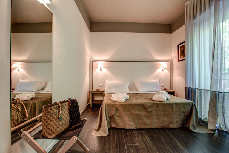 Bedroom 3, Hotel Cristallo, Rimini