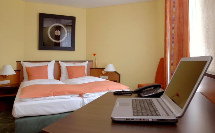 Bedroom 2, Hotel Sperling, Speyer