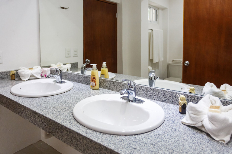 Bathroom 4, Kaam Accommodations, Benito Juárez