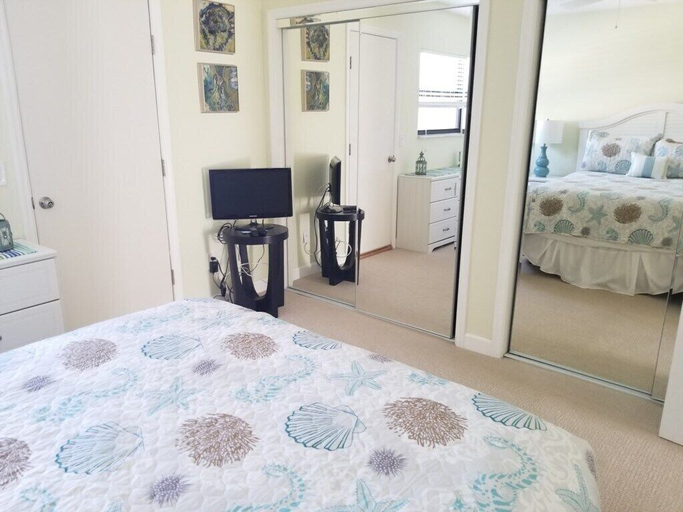 Bedroom 5, Sea Winds 16, Saint Johns