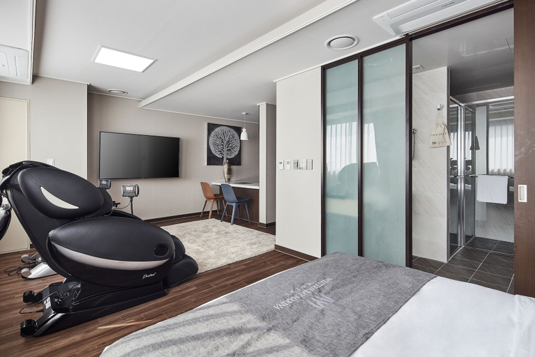 Bedroom 3, Western Bay Marina Hotel, Pyeongtaek