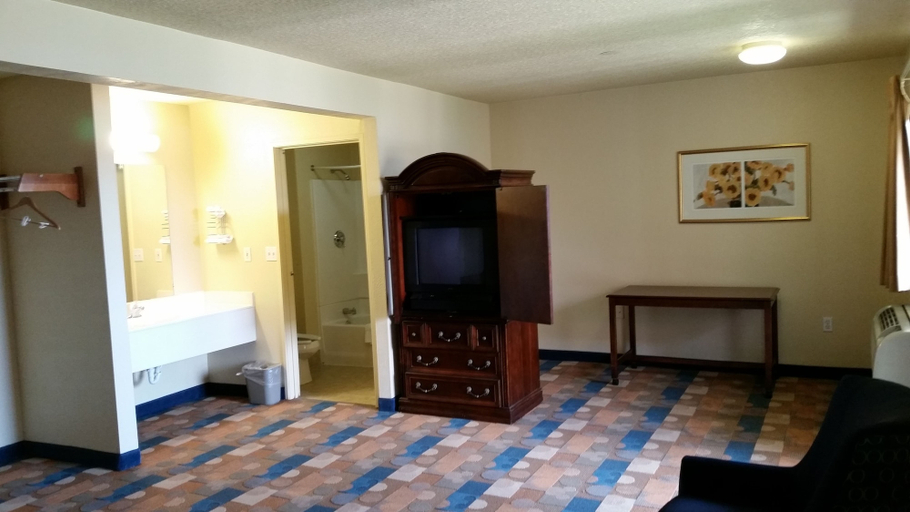Bedroom 3, Travel Inn Motel, Hartford