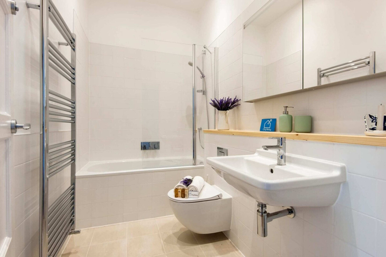 Bathroom 3, The Stunning Philbeach Garden Apartment, London