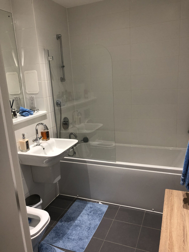 Bathroom 3, Wembley 2 Bedroom Apartment, London