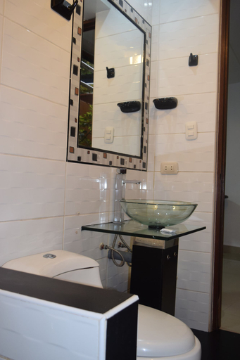 Bathroom 3, Quilla Ecologico Inn, Urubamba