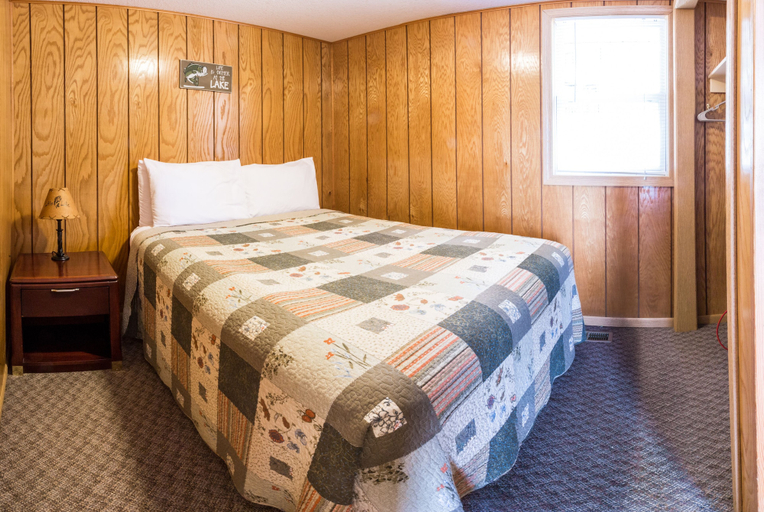 Bedroom 3, Point View Resort, Camden