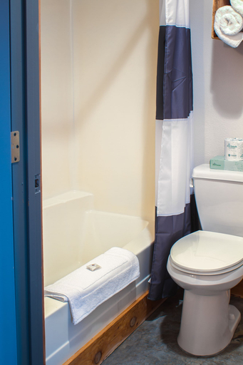 Bathroom 5, Ashore Hotel, Clatsop