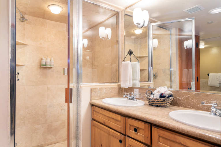 Bathroom 5, Inn at Lost Creek, San Miguel